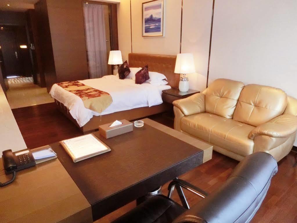 Estay Residence • Poly Central Pivot Гуанчжоу Экстерьер фото