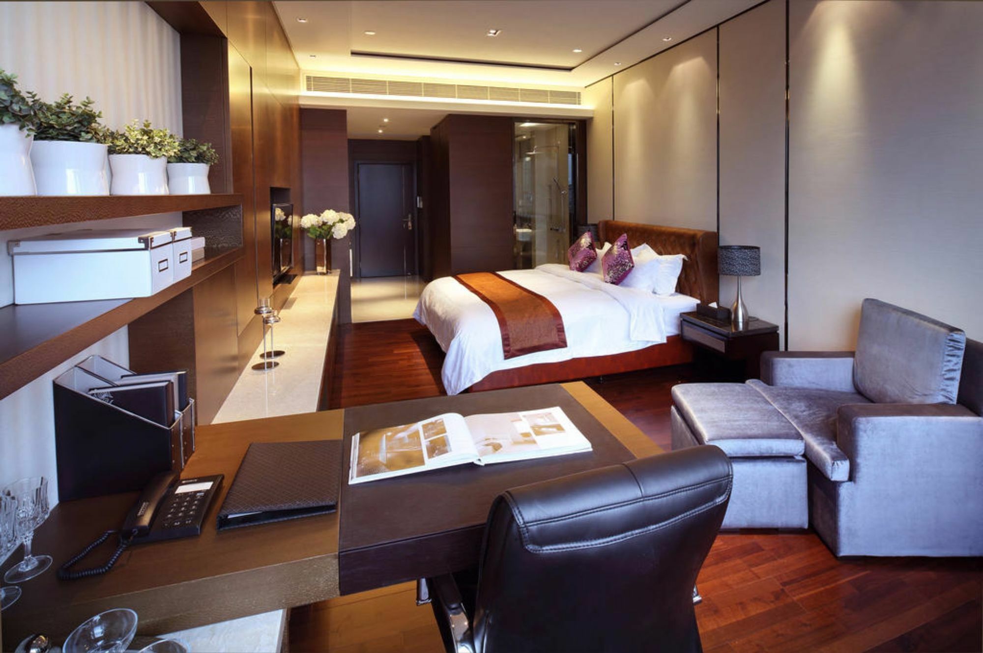 Estay Residence • Poly Central Pivot Гуанчжоу Экстерьер фото